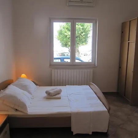 Apartment Luka Petrcane